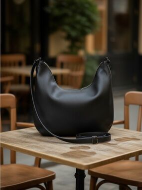 Marta Ponti Black Leather Hobo Bag